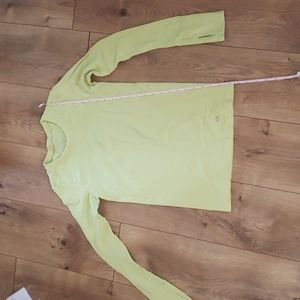 🛍GAP Fit xs workout shirt